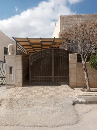 فيلا للبيع في Madinet El Sharq
