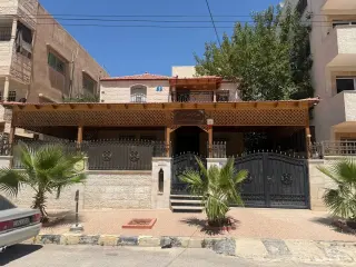 Villa for sale in Jabal Tareq