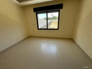الصورة 12 من 12
