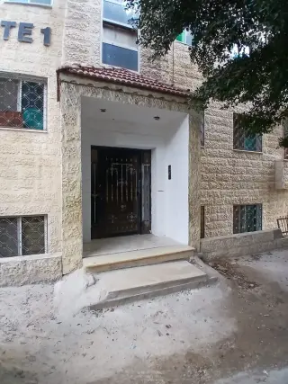 Apartment for rent in University Street
