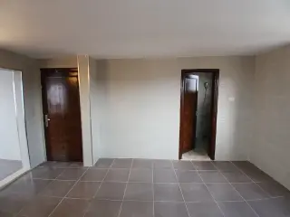 Apartment for rent in University Street – photo 5