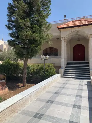 Villa for rent in Al Hay Al Sharqy