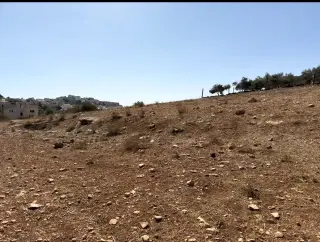 أرض للبيع في Bait Ras – صورة 5