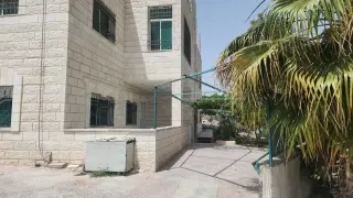 شقة للإيجار في Al Balqa'