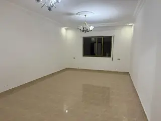 شقة للإيجار في أخرى