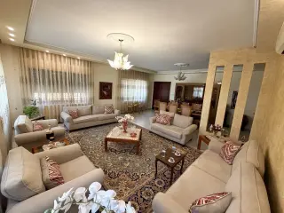 فيلا للبيع في Al Balqa'