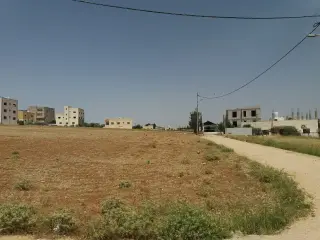 أرض للبيع في أخرى – صورة 3