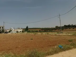 أرض للبيع في أخرى – صورة 2