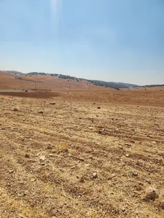 أرض للبيع في Qafqafa