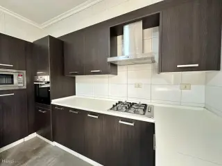الصورة 2 من 12
