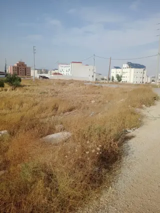 أرض للبيع في Mu'ta