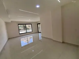 الصورة 3 من 12