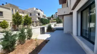 Photograph 9 of 12
