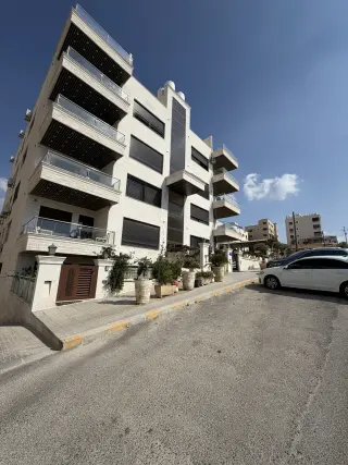 Apartment for sale in Umm Zuwaytinah