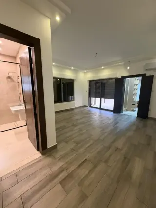 Apartment for rent in Umm al Kundum – photo 6