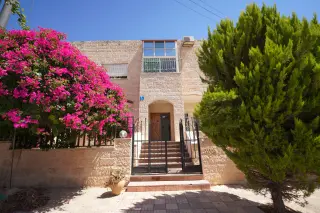 فيلا للبيع في ضاحية الامير حسن