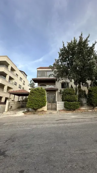 Villa for sale in Dahyet Al Nakheel – photo 4