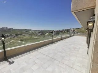 الصورة 2 من 12