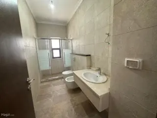 الصورة 12 من 12
