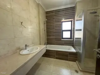 الصورة 11 من 12