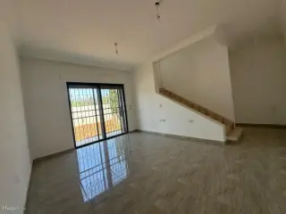 الصورة 2 من 12
