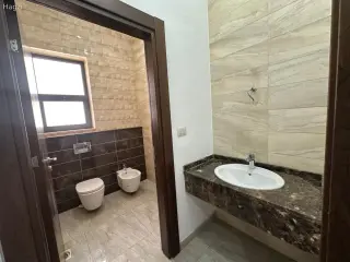 الصورة 3 من 12