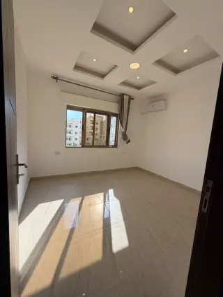 شقة للبيع في شارع الجامعة الاردنية