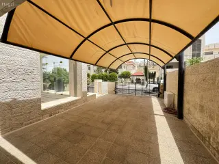 الصورة 2 من 12