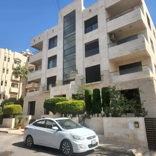 Apartment for rent in Gardens Street