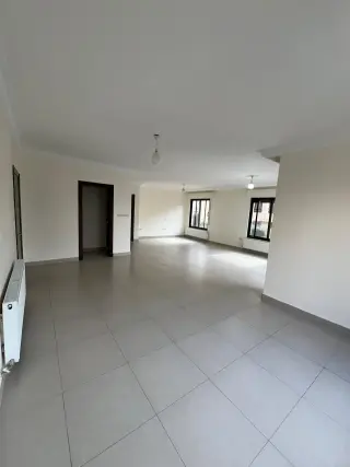 Apartment for rent in Gardens Street – photo 3