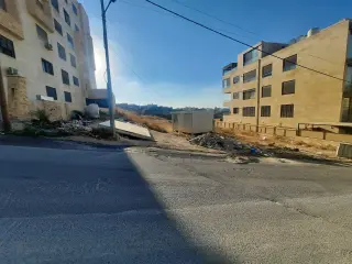 أرض للبيع في البحاث