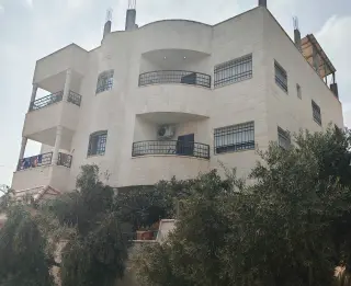 شقة للإيجار في Aydoun