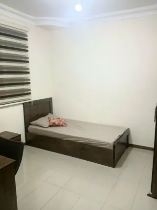 Apartment for rent in University Street – photo 5