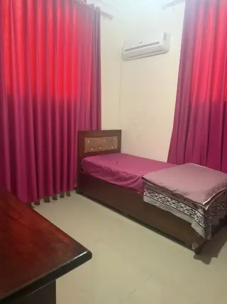 Apartment for rent in University Street – photo 2