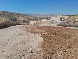 أرض للبيع في Birayn – صورة 9