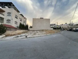 Land for sale in Iskan Al Batrawi