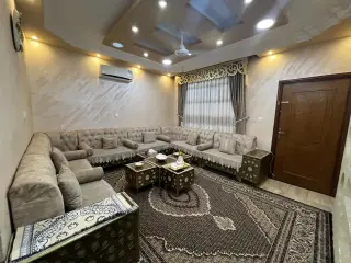 Apartment for sale in Al Sakaneyeh 9 – photo 2