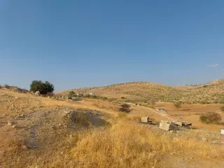 أرض للبيع في أخرى