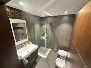 Photograph 7 of 12