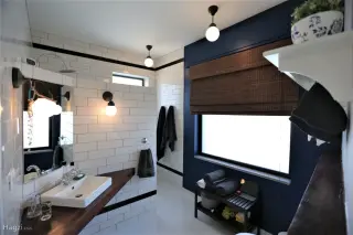 Photograph 1 of 11