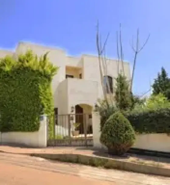Al Kursi villa for sale, 1,000 m² built in 2010 on a 1,065 m² plot with 5 bedrooms