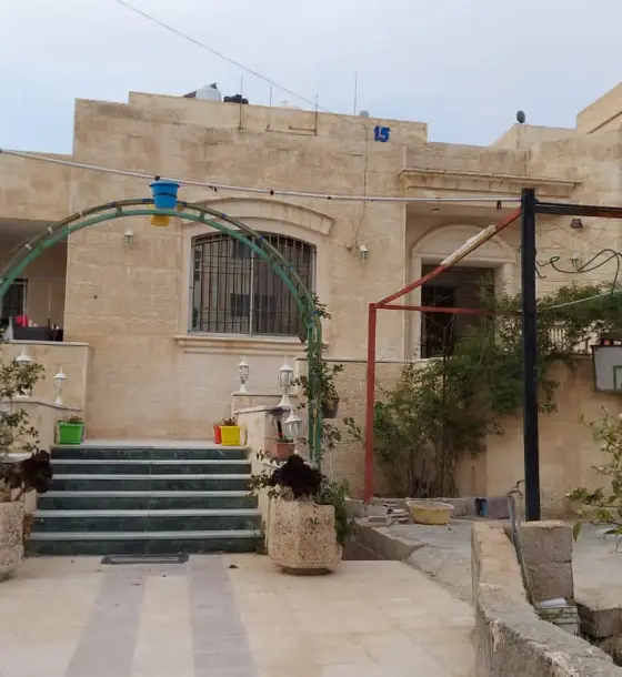 فيلا للبيع في الزرقاء الجديدة على أرض 816 م²