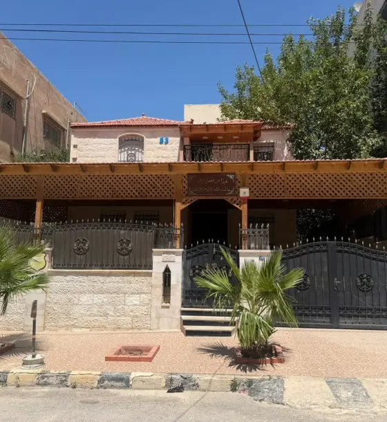 5 غرف نوم في فيلا مفروشة طابقين للبيع بجبل طارق