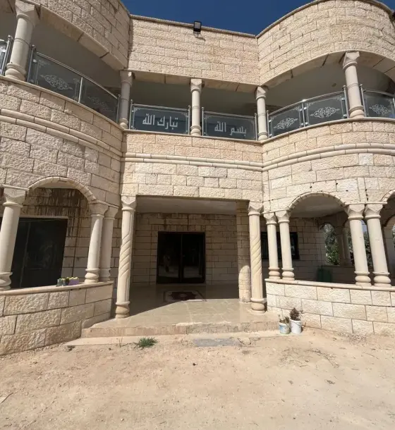 بيت طابقين للبيع في الضليل قرب البلدية