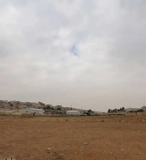أرض 3 دونمات صناعات خفيفة على طريق الأوتوستراد قرب محطة الربيع العربي
