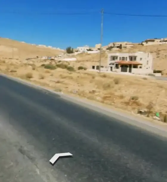 أرض 542 م² سكن ب على شارع 30 متر قرب جسر شومر الجديد
