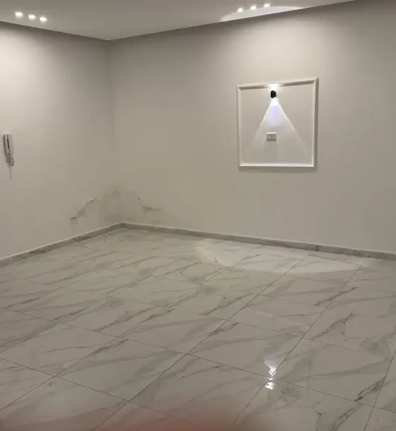 143 m² basement apartment with two entrances behind Bin Al Ameed, Petra Street