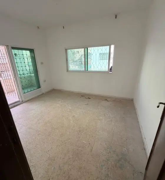 By owner: 80 m² first-floor flat behind University Street, Irbid, near 7 Days Hotel