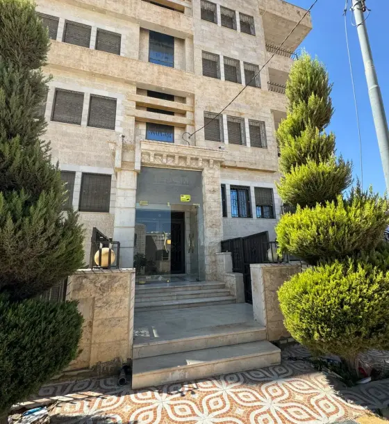 Ground-floor 181 m² apartment with private entrance and parking, Al Sareeh
