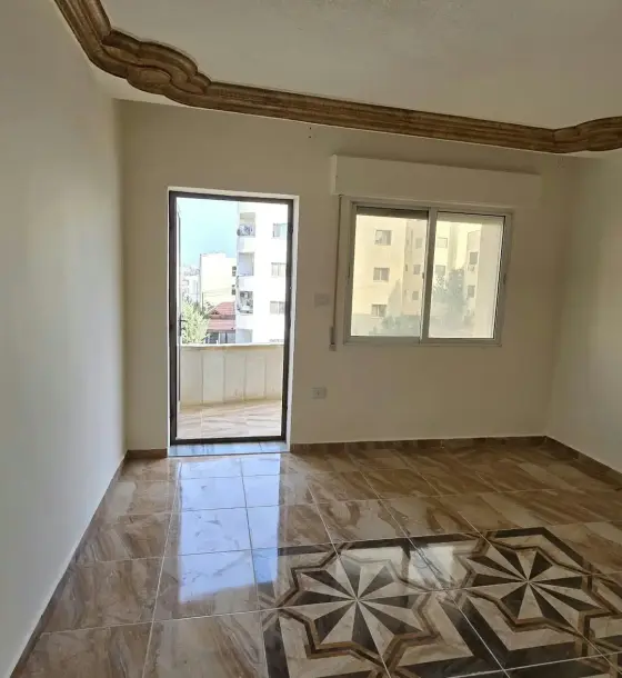 Unfurnished 140 m² 3-bedroom flat with lift behind Al Rabia Military Establishment, Irbid Mall